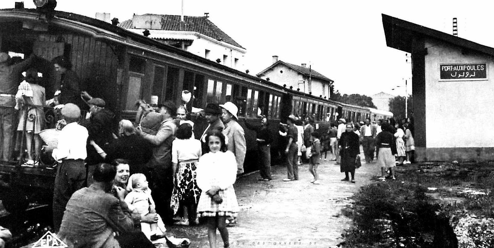 1198- Port-aux-poules - La Gare2.jpg